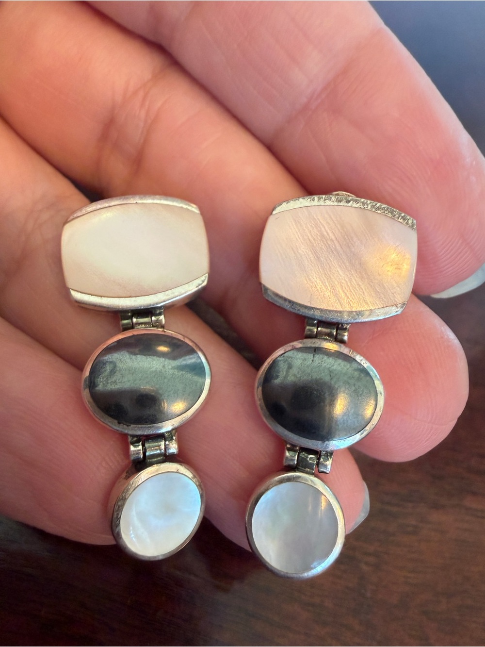 STERLING SILVER MOTHER OF
PEARL EARRINGS vintage